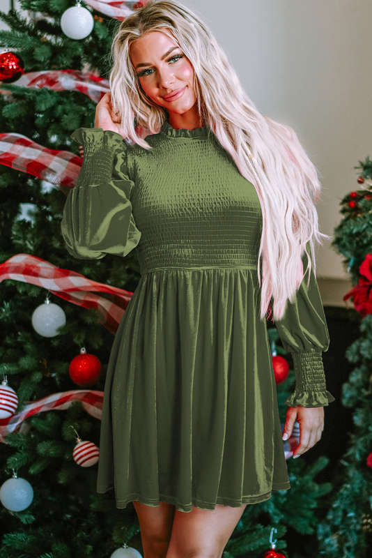 Green Knitted V-Neck Casual Top with Raw Seam Detail