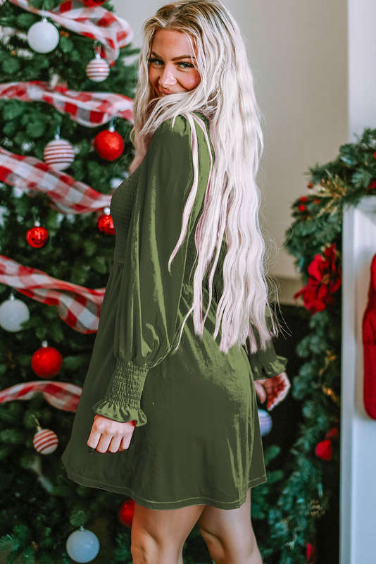 Green Knitted V-Neck Casual Top with Raw Seam Detail