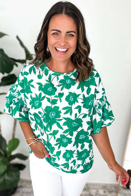 Green Knitted V-Neck Casual Top with Raw Seam Detail