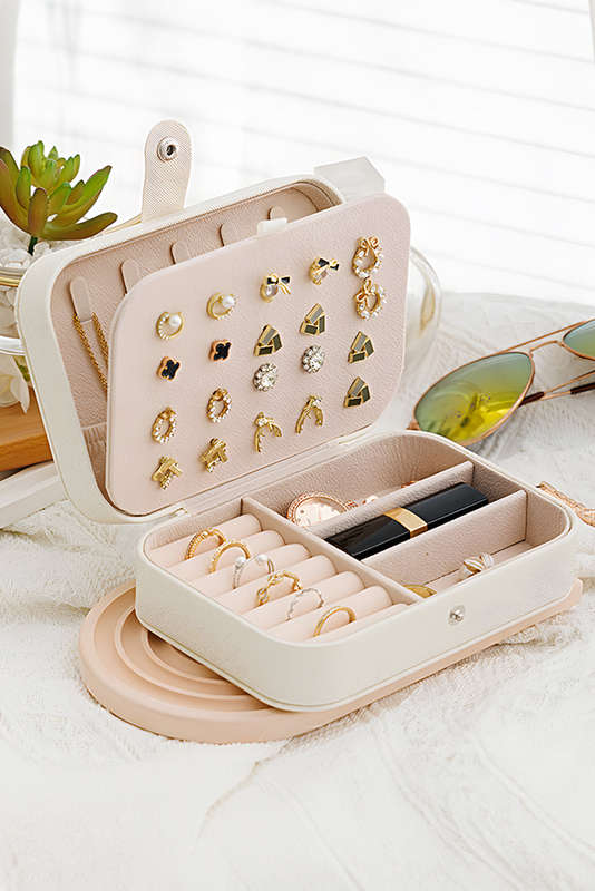 White Multi Layers Lint Lined Buttoned Closure Portable Jewelry Organizer