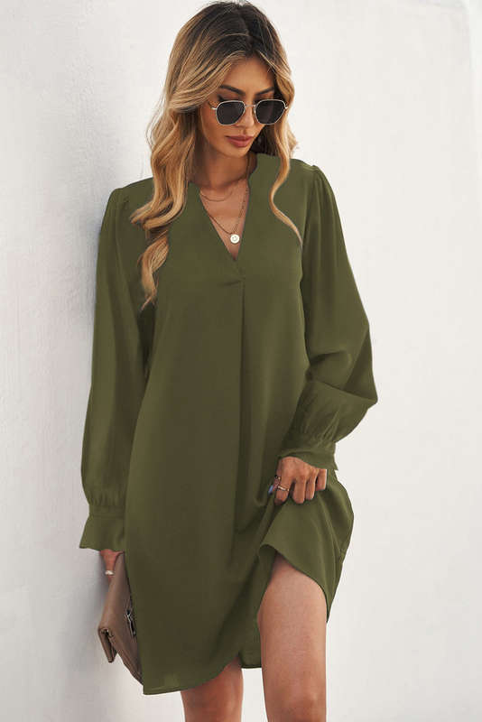 Green Knitted V-Neck Casual Top with Raw Seam Detail