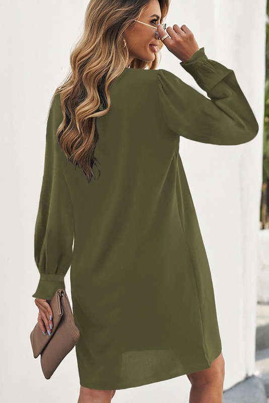 Green Knitted V-Neck Casual Top with Raw Seam Detail