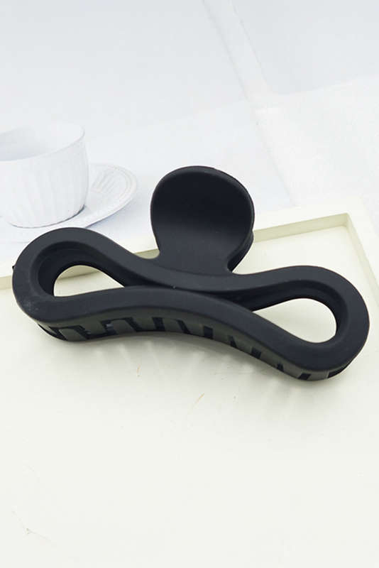 Black Minimalist Wave Shape Matte Hair Claw Clip