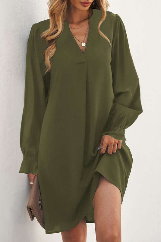 Green Knitted V-Neck Casual Top with Raw Seam Detail