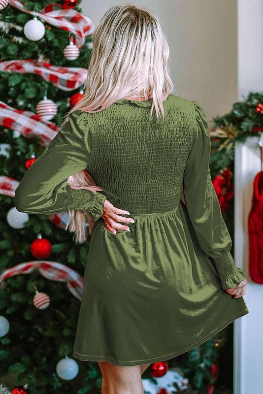 Green Knitted V-Neck Casual Top with Raw Seam Detail