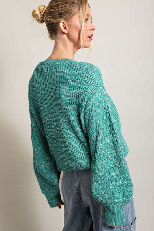 Green Knitted V-Neck Casual Top with Raw Seam Detail