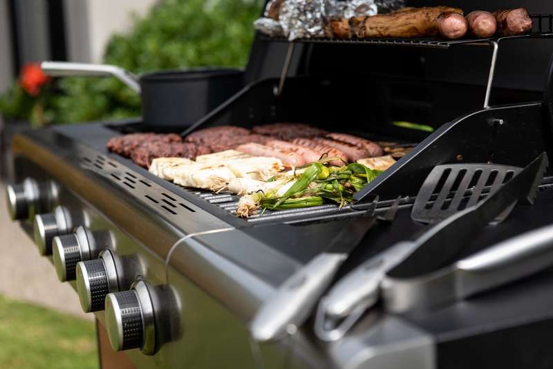 Outback Meteor 4 Burner Gas - FREE Rotisserie & Cover with Vents