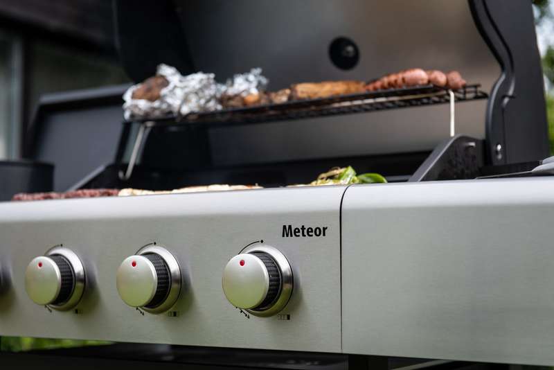 Outback Meteor 4 Burner Gas - FREE Rotisserie & Cover with Vents
