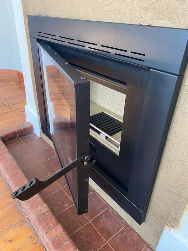 JetMaster Phoenix Built-In Fireplace (Ceramic Blanket Included) | D3000101