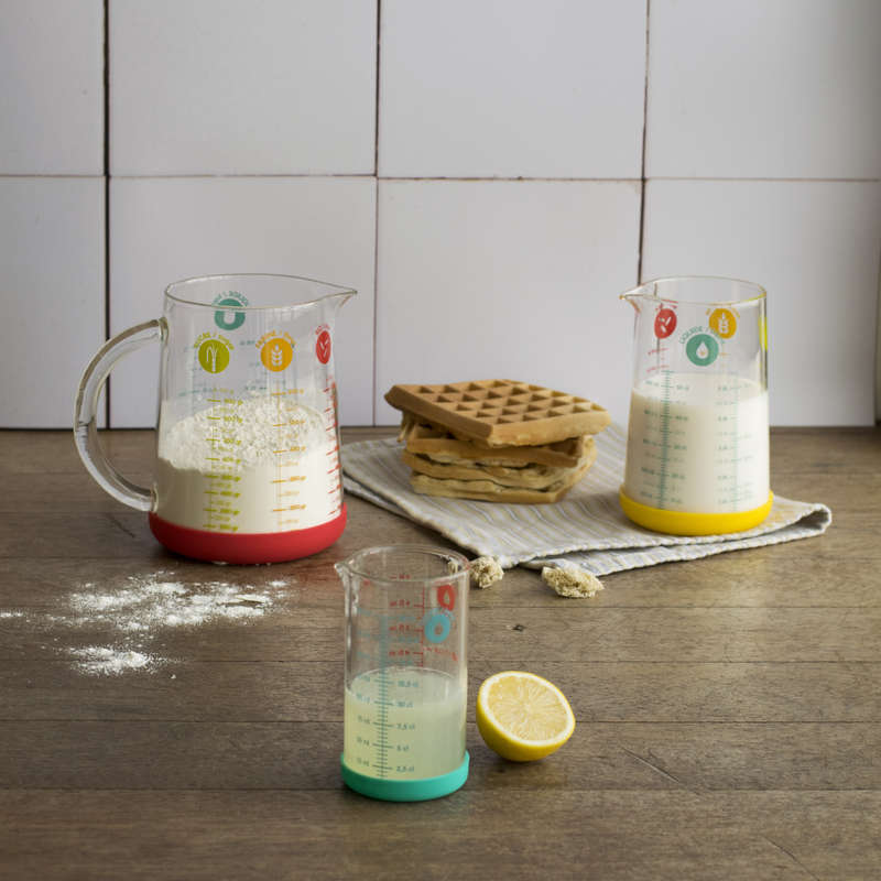 Pebbly Yellow Glass Measuring Jug with Silicone Base - 500 ml