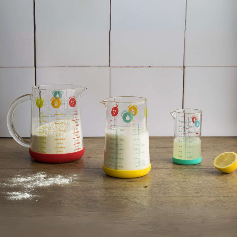 Pebbly Yellow Glass Measuring Jug with Silicone Base - 500 ml