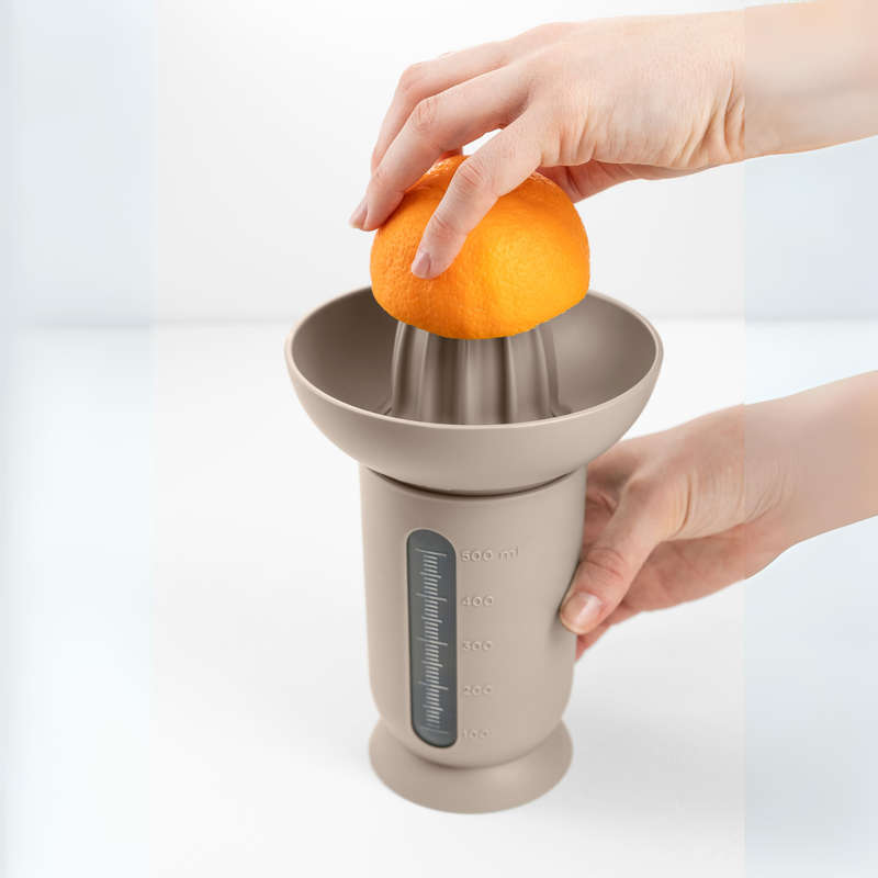 Blim+ UFO Juicer with QB Carafe