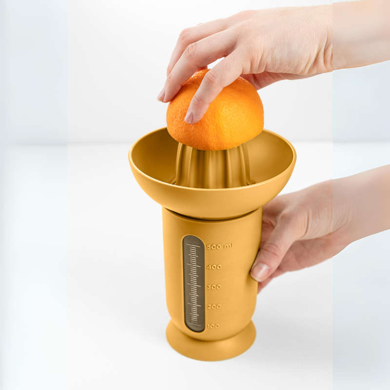 Blim+ UFO Juicer with QB Carafe