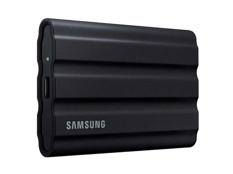 Samsung MU-PE4T0S T7  Shield Portable SSD 4 TB; Transfer speed up to 1050 MB/s; USB 3.2 (Gen2; 10...