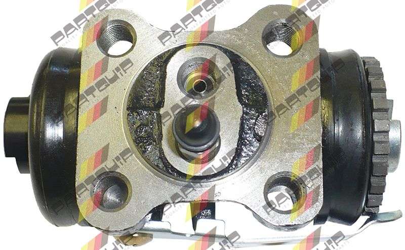 Wheel Cylinder Toyota Dyna 3.7D 6-104 Bu101/Bu141 1995-2002 (Right Fore) (Double Rear Tyre) (Fron...