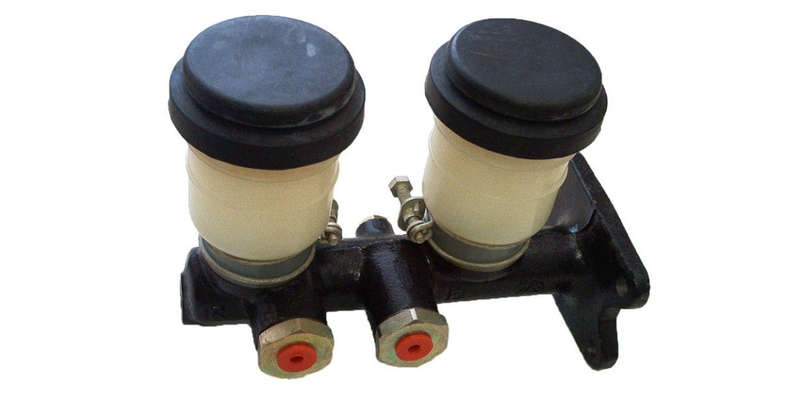 Brake Master Cylinder Chevrolet Luv Kb0 1.6 (73-75)(Tandem)(2 Bottles)