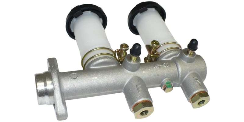 Brake Master Cylinder Nissan 720 (80-85)(2 Bottles)