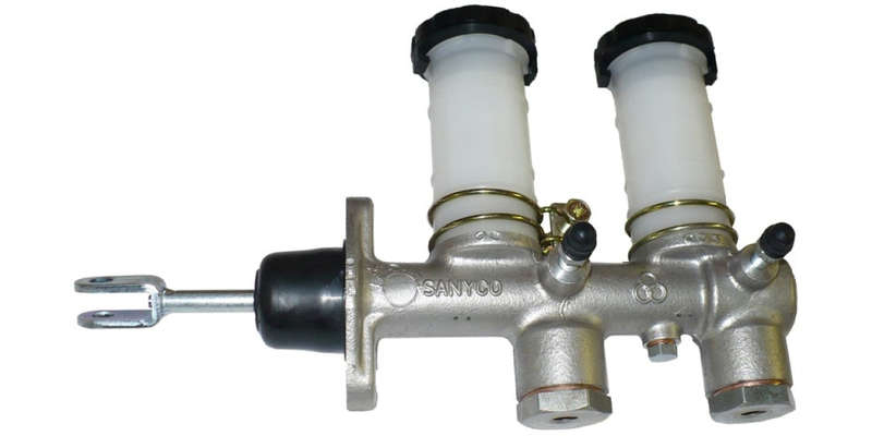 Brake Master Cylinder Nissan B120 A12, B140 A14 Pickup (72-82)(Front Drum Brakes)(2 Round Bottles...