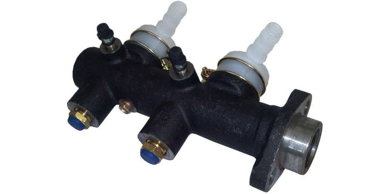 Brake Master Cylinder Nissan E20 L18, H20 (83-96)(Later Models With Disc Brakes)(2 Small Bottles)