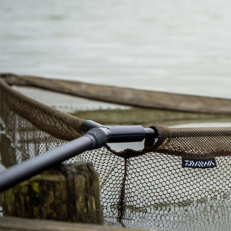 Daiwa Black Widow Landing Net 42"
