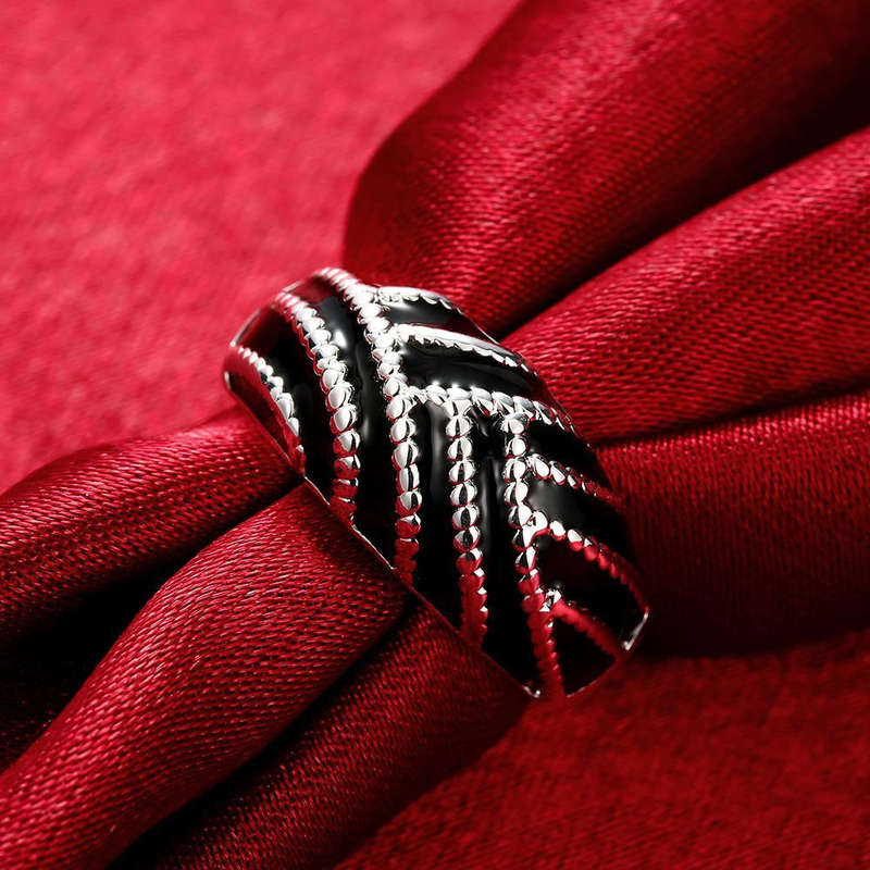 925 Sterling Silver filled Ladies ring with black detail work