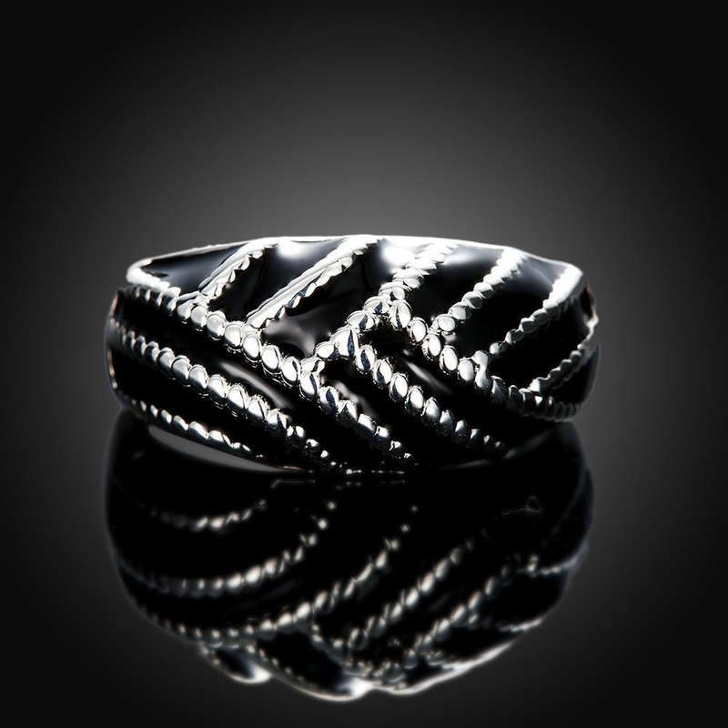 925 Sterling Silver filled Ladies ring with black detail work