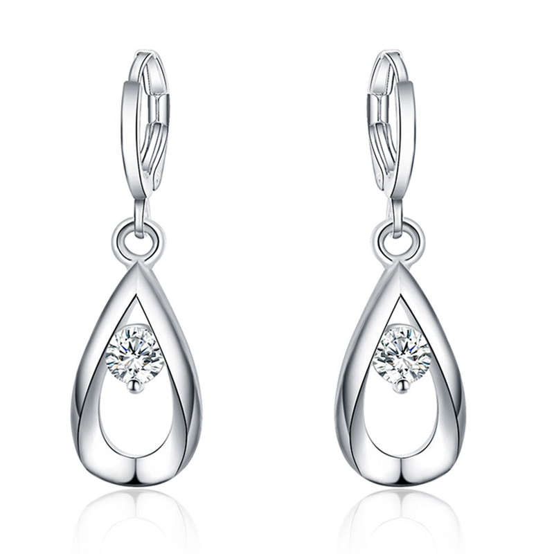 Gorgeous ladies 925 Sterling Silver Filled Crystal dangle earrings