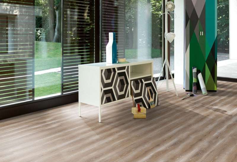 Oak Vintage Natural - Classic 1050 4V AC4/Class 32 (Light Commercial)