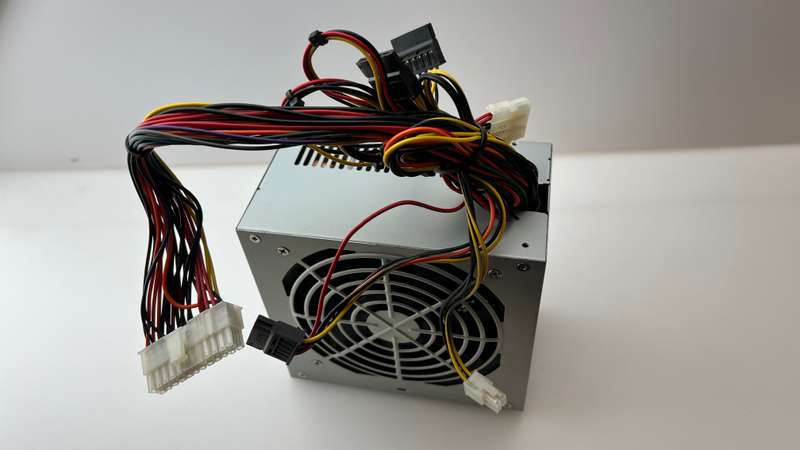 300W 24 Pin 80 Plus Rated Power Supplies Super Clean Units. No Rust Or Corrosion