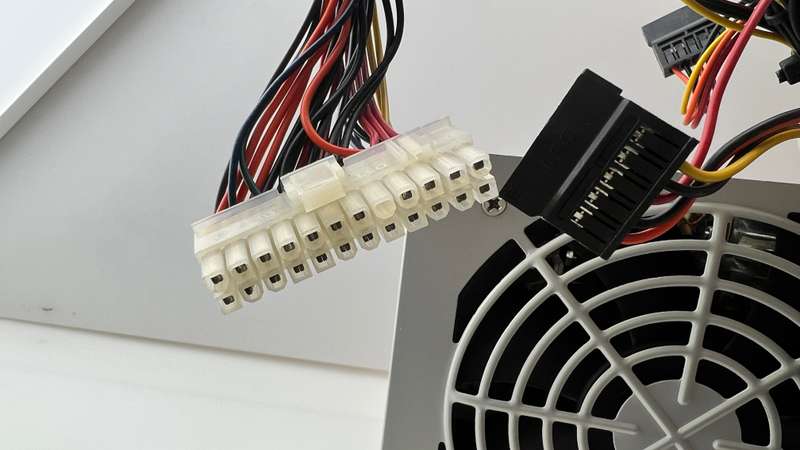 300W 24 Pin 80 Plus Rated Power Supplies Super Clean Units. No Rust Or Corrosion