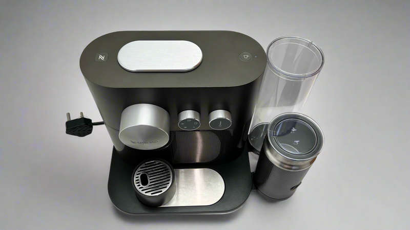 Nespresso D85 Coffee Machine With Milk Frother