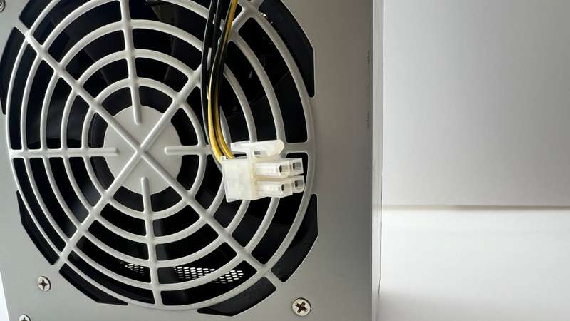 300W 24 Pin 80 Plus Rated Power Supplies Super Clean Units. No Rust Or Corrosion