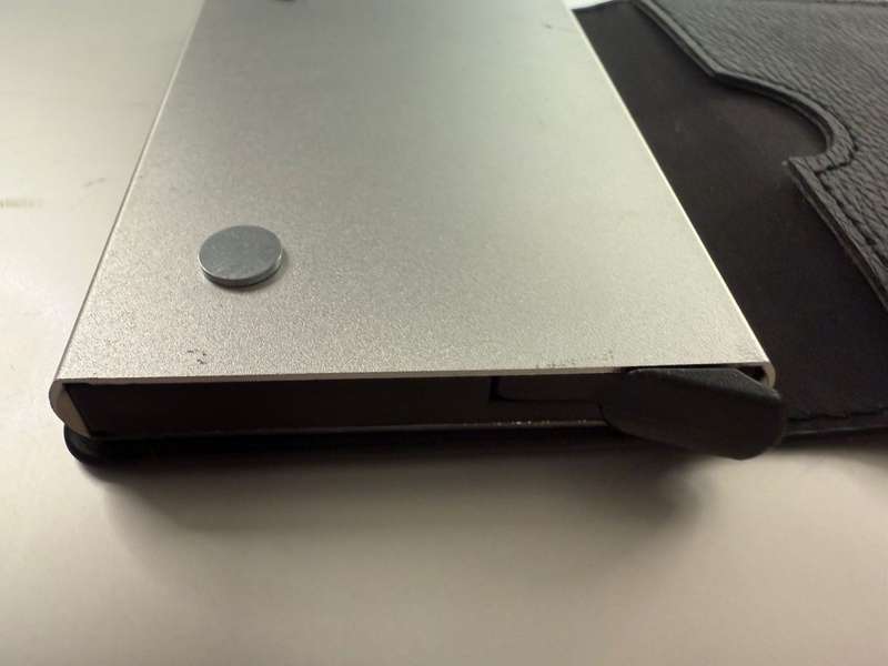 Auto Pop Up Card Holder/Wallet