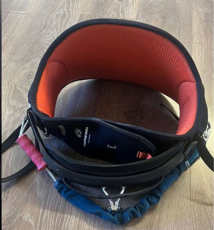 Manera Halo Kitesurfing Harness (Used only 4 times)