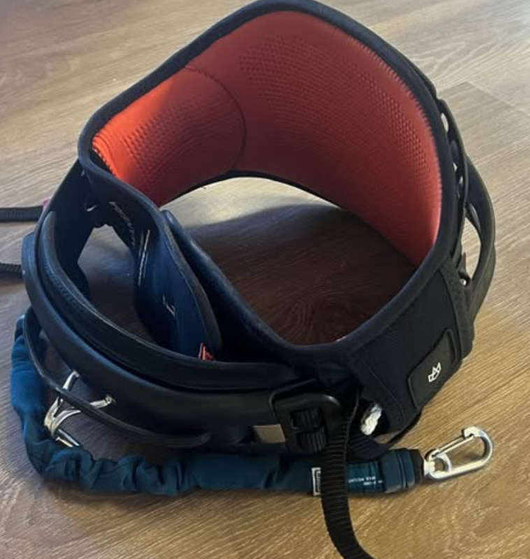 Manera Halo Kitesurfing Harness (Used only 4 times)