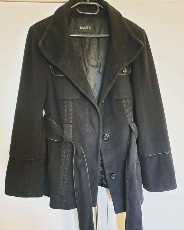 100% virgin wool black, belted jacket with faux leather detail - M / Black / Basler