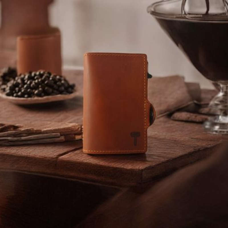 Hammer&Hide Genuine Saddle Leather Pop Up Wallet-Light Brown with Black Aluminum case - Unisex
