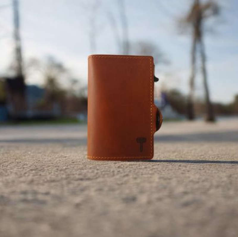 Hammer&Hide Genuine Saddle Leather Pop Up Wallet-Light Brown with Black Aluminum case - Unisex
