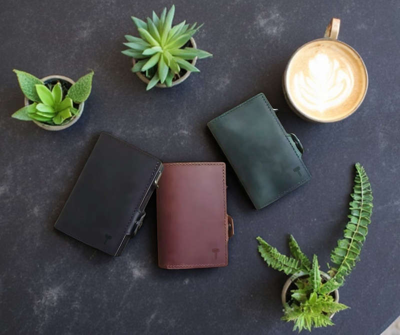 Hammer&Hide Genuine Saddle Leather Pop Up Wallet-Black with Black Aluminum case - Unisex