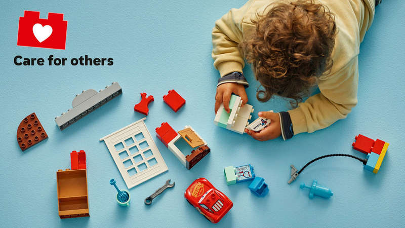 LEGO® DUPLO®  Disney and Pixar Cars McQueens Visit to Docs Garage 10456
