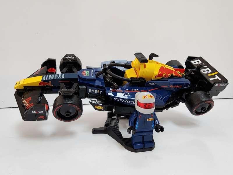 3D Printed F1 Foldable Display Stand
