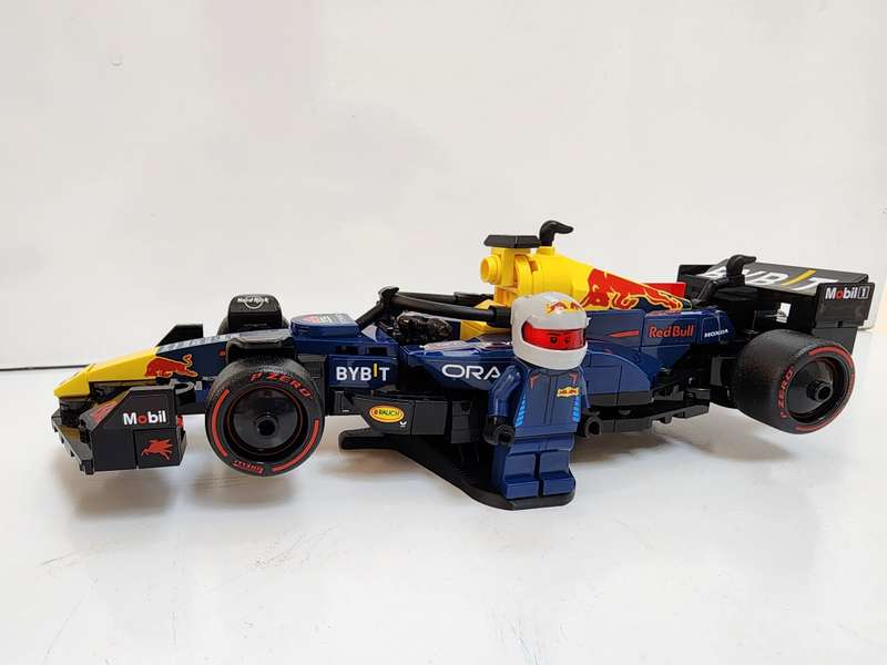 3D Printed F1 Foldable Display Stand
