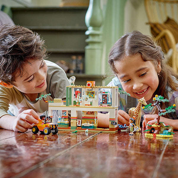 LEGO® Friends Mias Wildlife Rescue Building Kit 41717