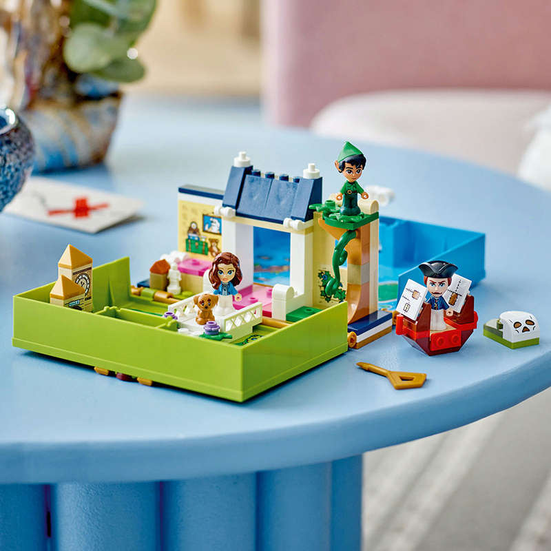 LEGO® ǀ Disney Peter Pan & Wendys Storybook Adventure 43220