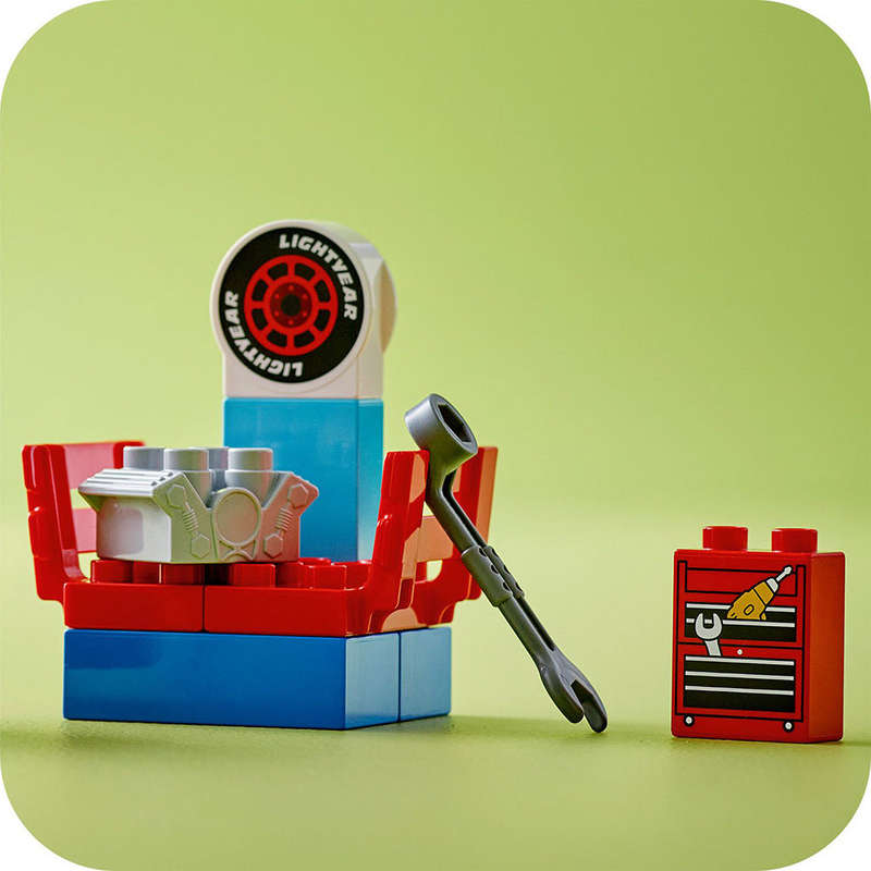 LEGO® DUPLO® ǀ Disney and Pixars Cars Mack at the Race 10417