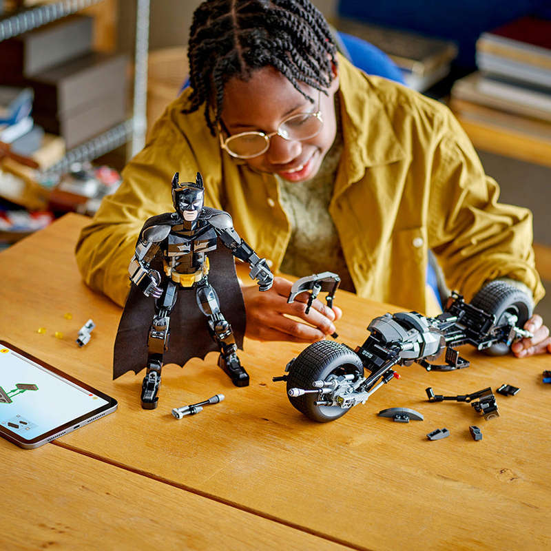 LEGO® DC Batman: Batman Construction Figure & the Bat-Pod Bike 76273