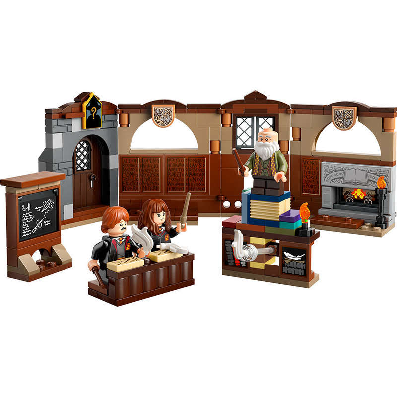 LEGO® Harry Potter Hogwarts Castle: Charms Class Set 76442