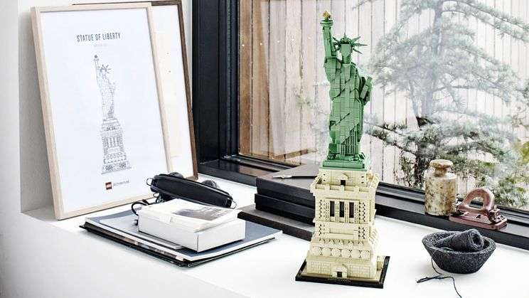 LEGO® Architecture Statue of Liberty Construction Toy for Adults 21042