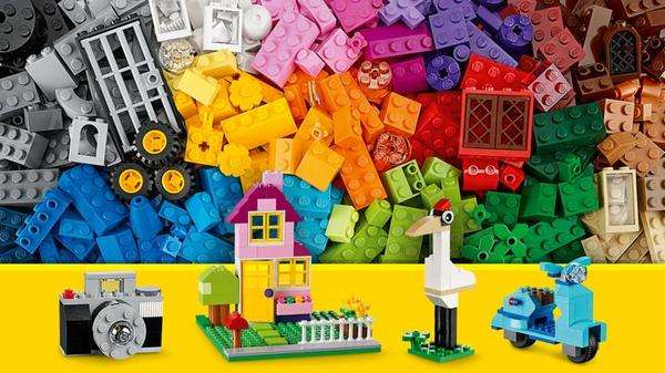 LEGO® CLASSIC Large Creative Brick Box 10698