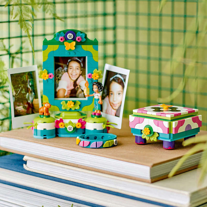 LEGO® ǀ Disney Encanto Mirabels Photo Frame and Jewellery Box 43239